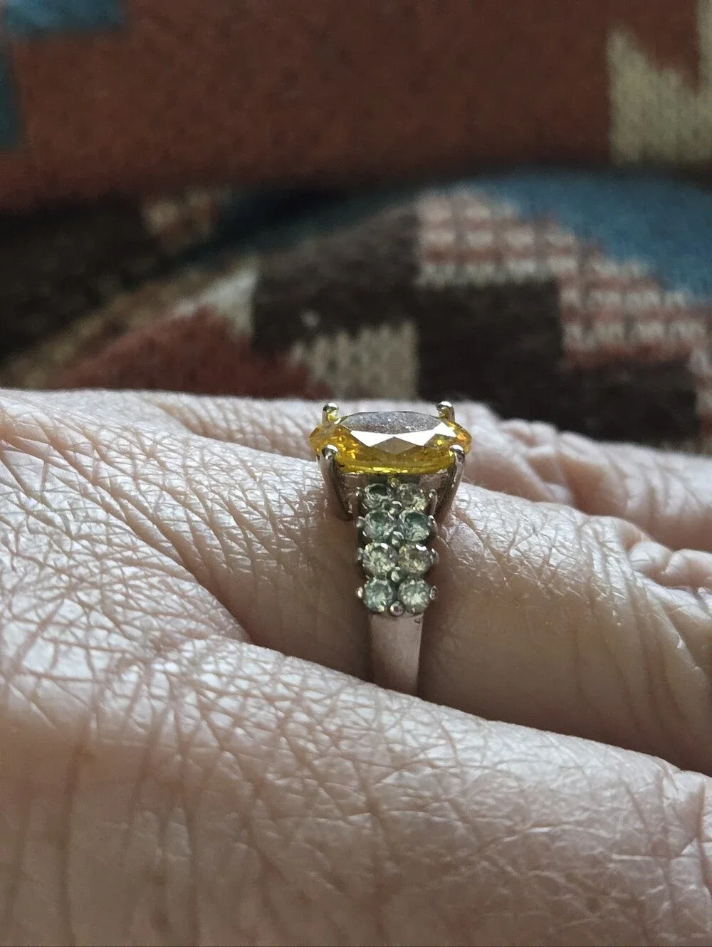 Oval Yellow And White Round Czs In Silver